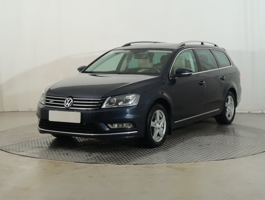 2014 Volkswagen Passat - 3