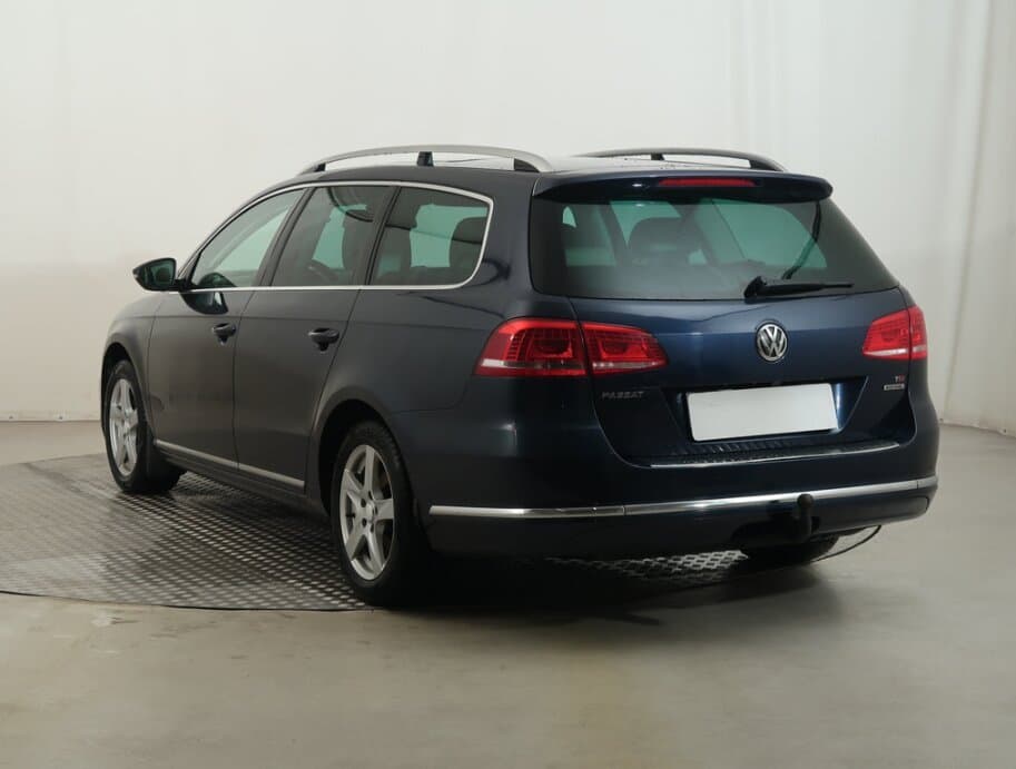 2014 Volkswagen Passat - 5