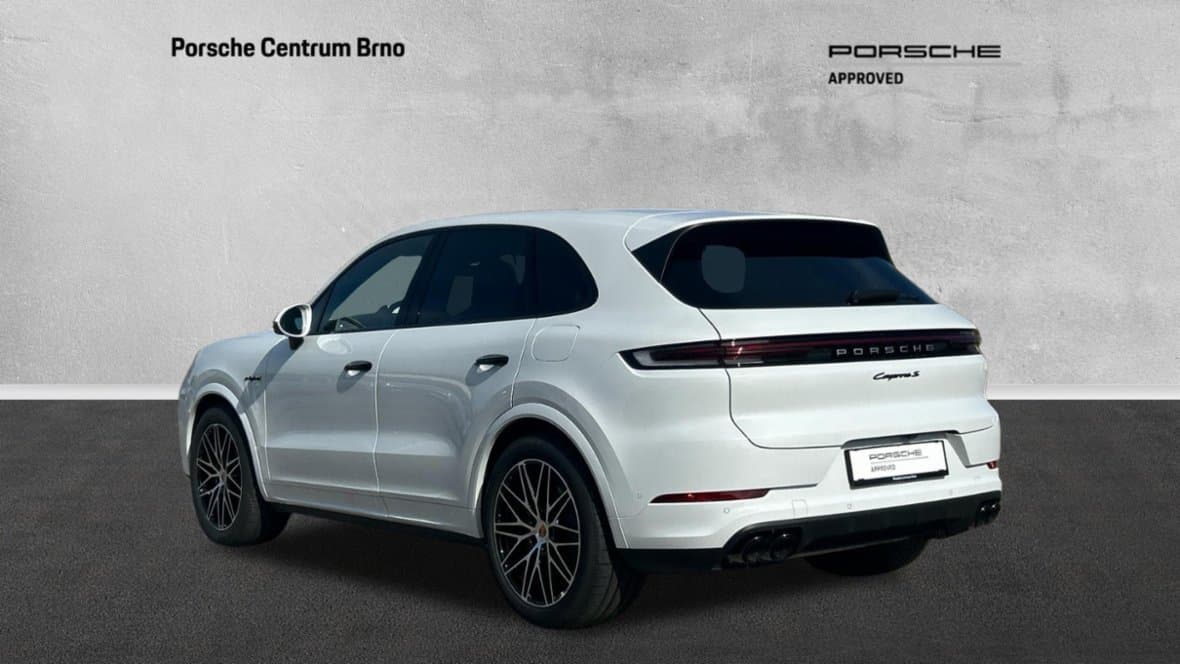 2025 Porsche Cayenne - 8