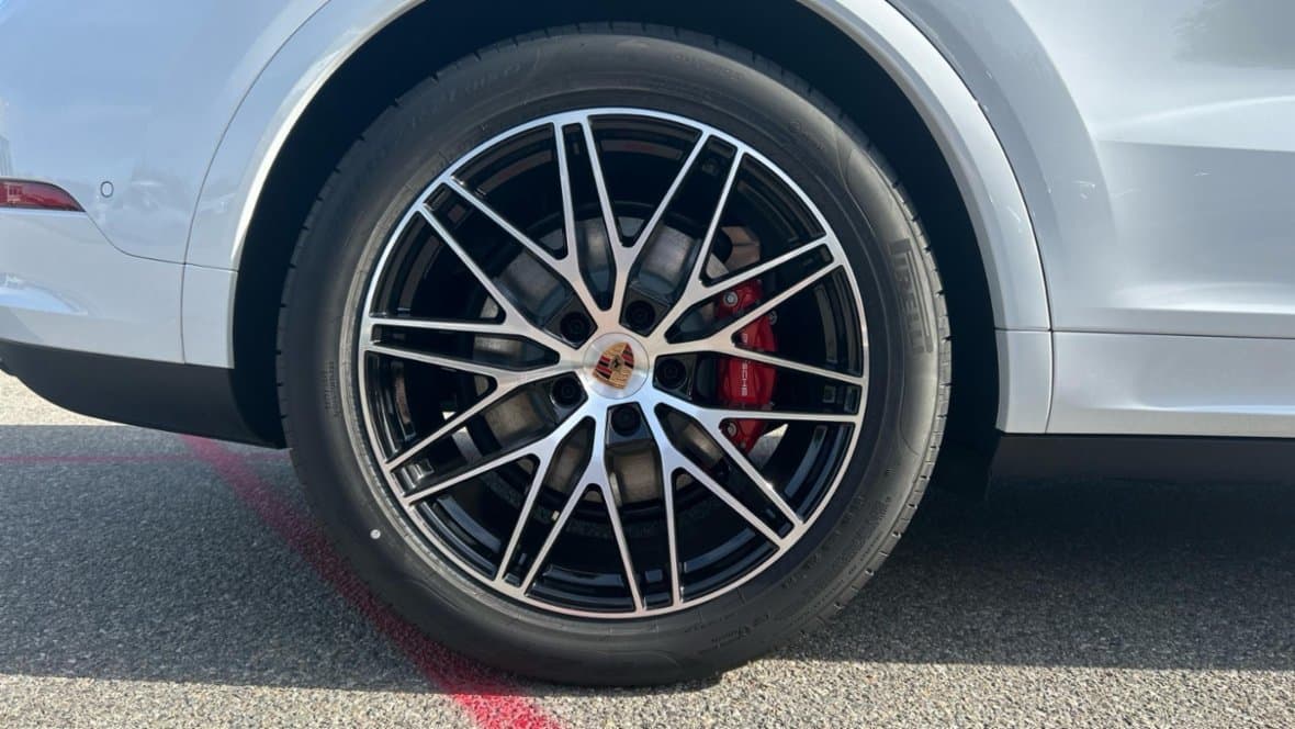 2025 Porsche Cayenne - 11