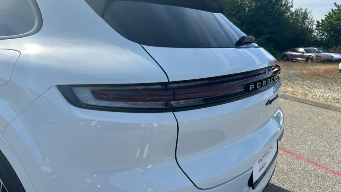 2025 Porsche Cayenne - 14