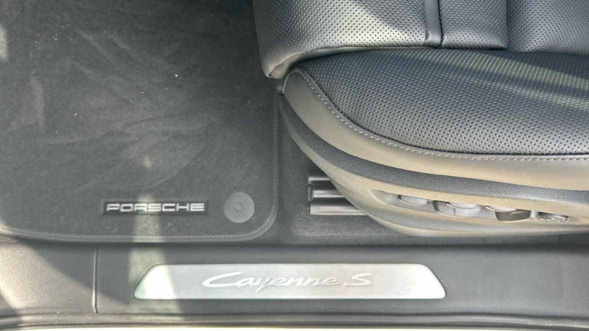 2025 Porsche Cayenne - 19