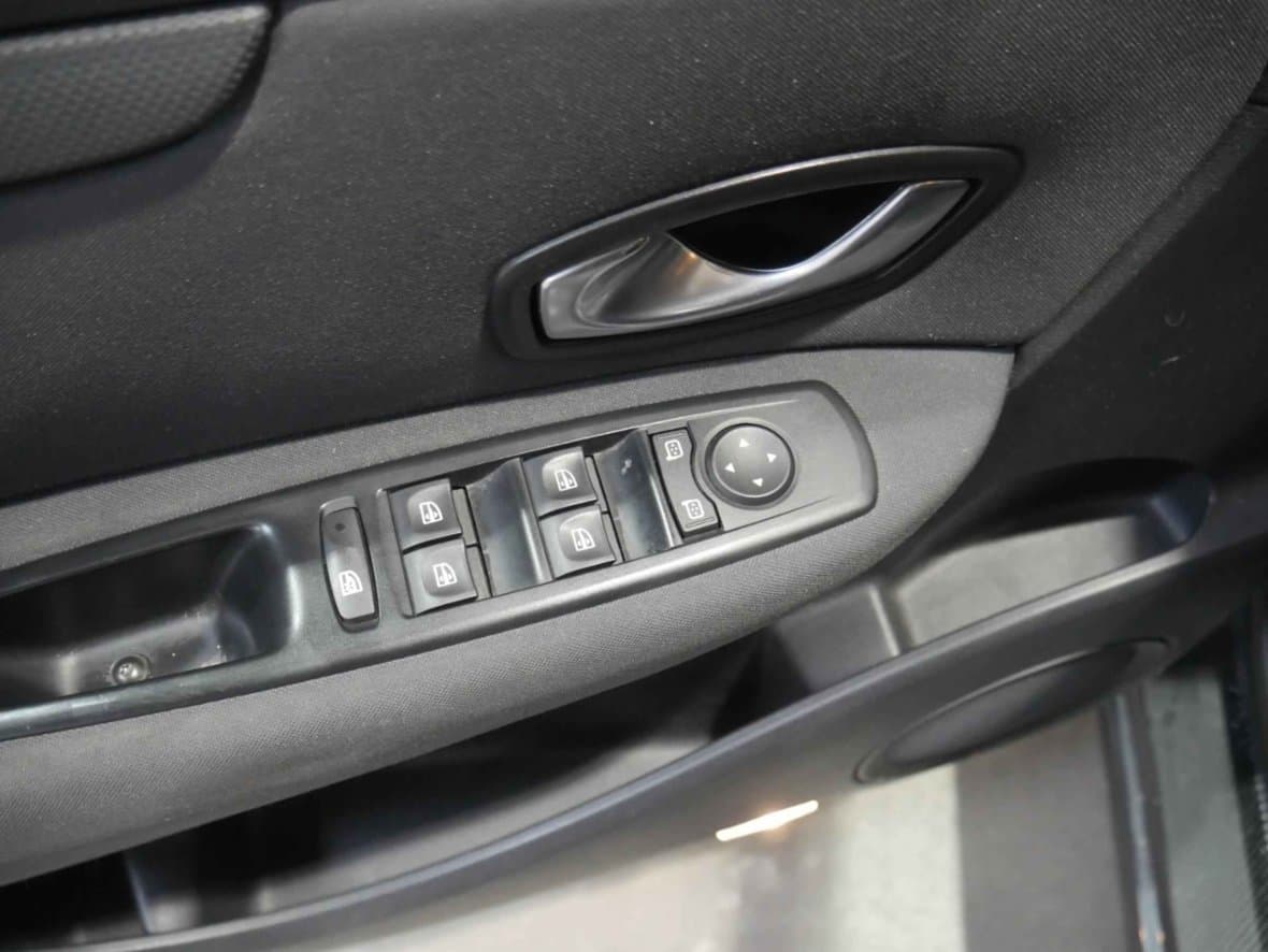 2009 Renault SCENIC - 11