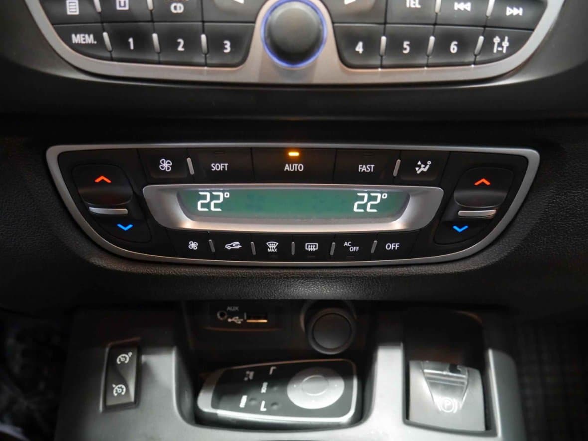 2009 Renault SCENIC - 14