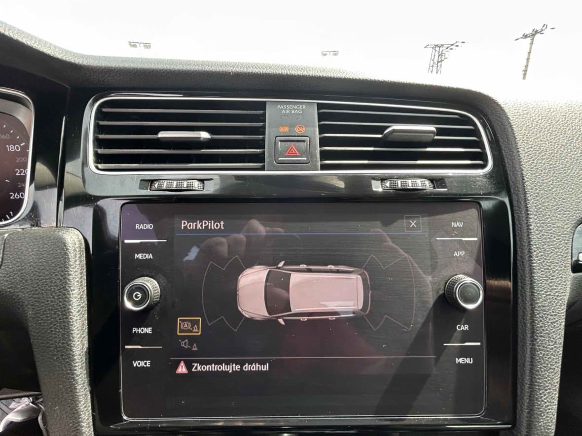 2018 Volkswagen GOLF - 18