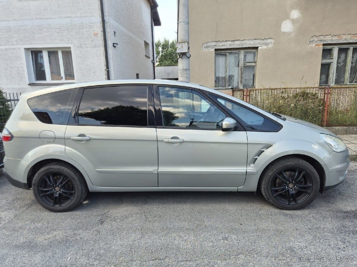 2009 Ford S-MAX - 4