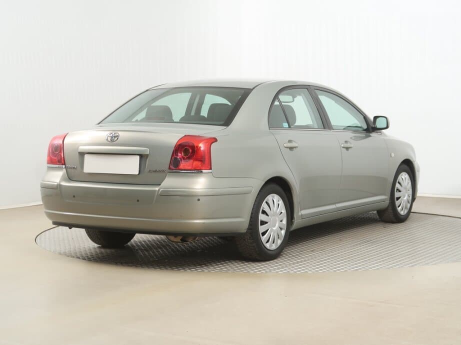 2004 Toyota AVENSIS - 7