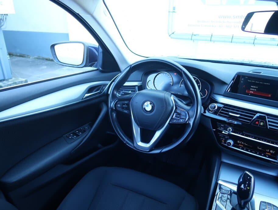 2017 BMW 5-SERIES - 9