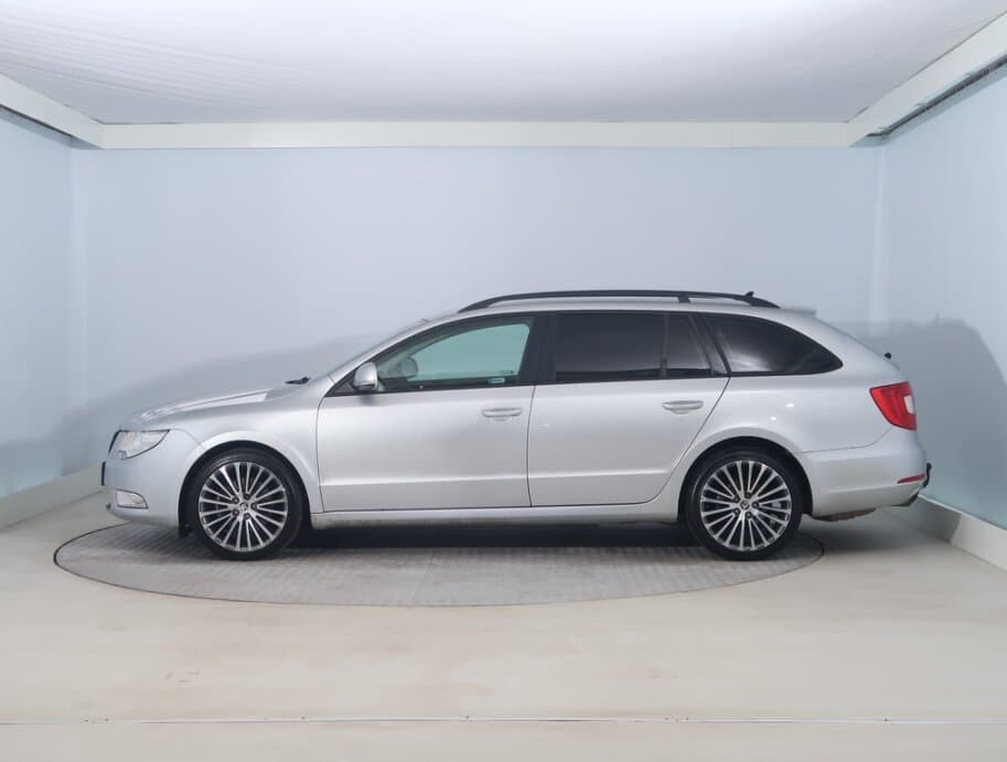 2011 Škoda SUPERB - 4