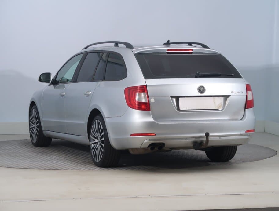 2011 Škoda SUPERB - 5