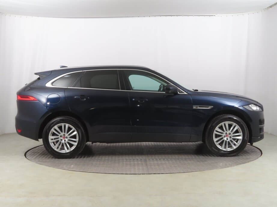 2020 Jaguar F-PACE - 4