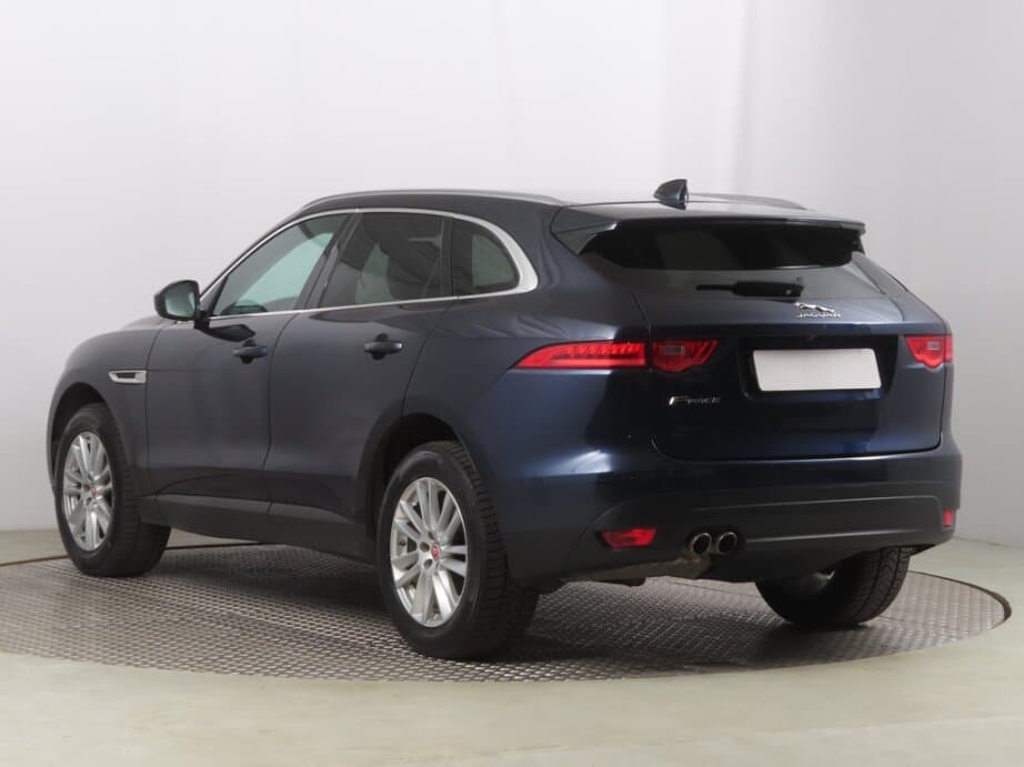 2020 Jaguar F-PACE - 5