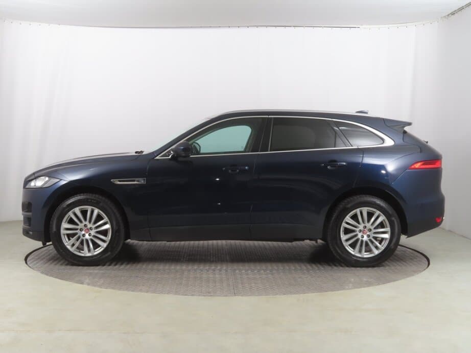 2020 Jaguar F-PACE - 8