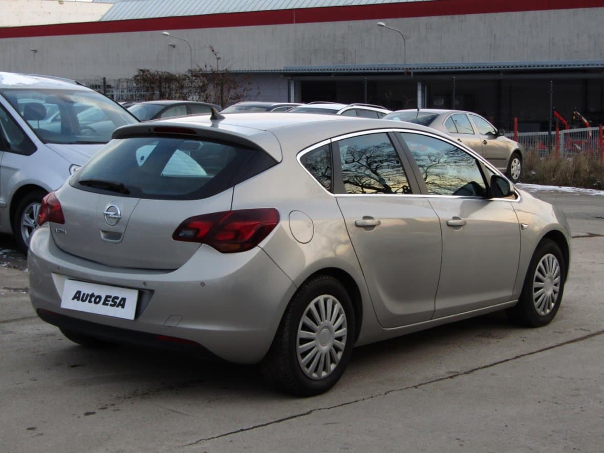 2010 Opel ASTRA - 10