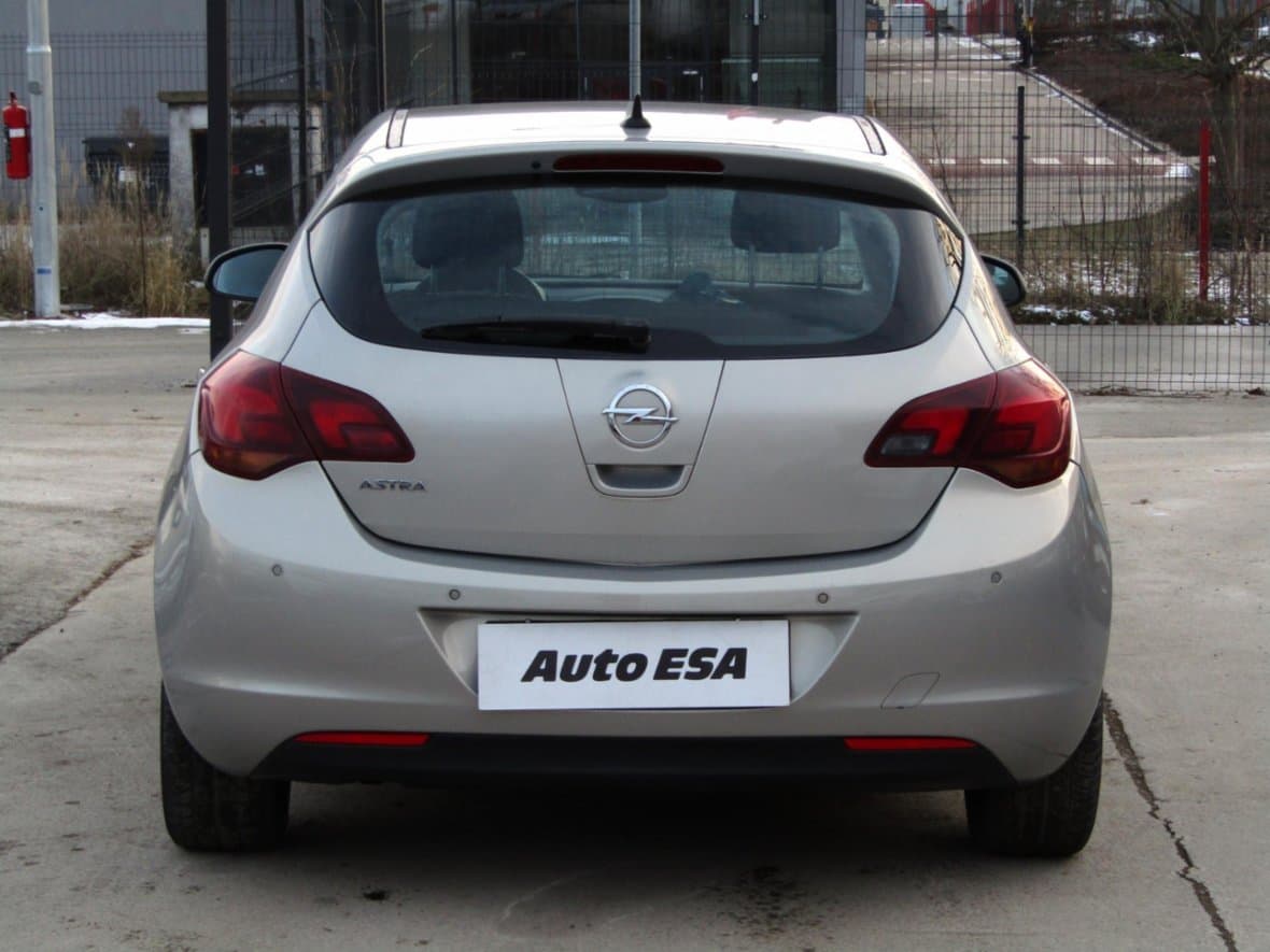 2010 Opel ASTRA - 13