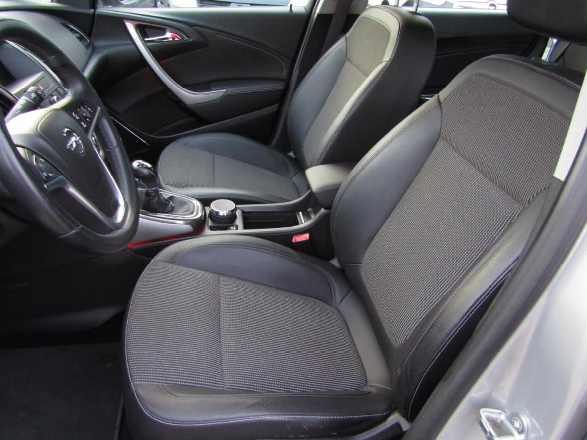 2010 Opel ASTRA - 25