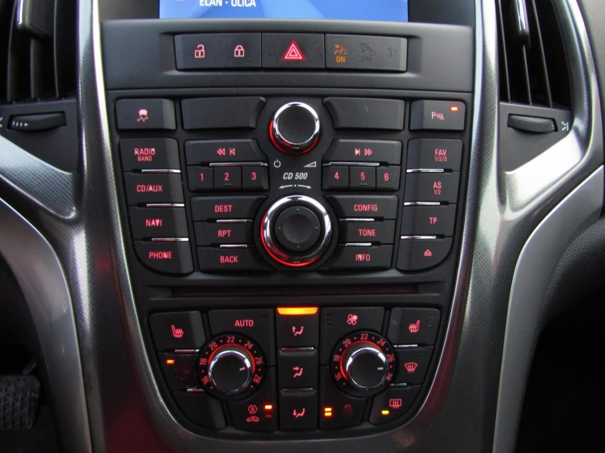 2010 Opel ASTRA - 34