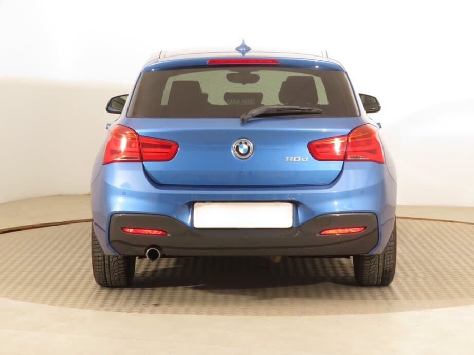 2016 BMW 1-SERIES - 6