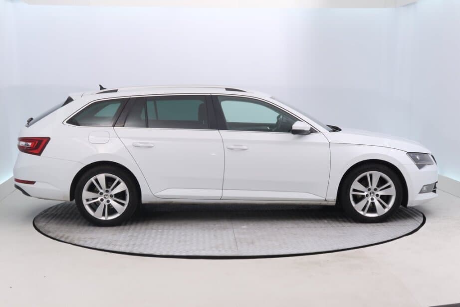 2018 Škoda SUPERB - 8