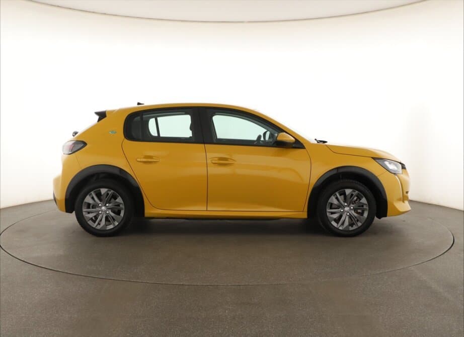 2021 Peugeot 208 - 8