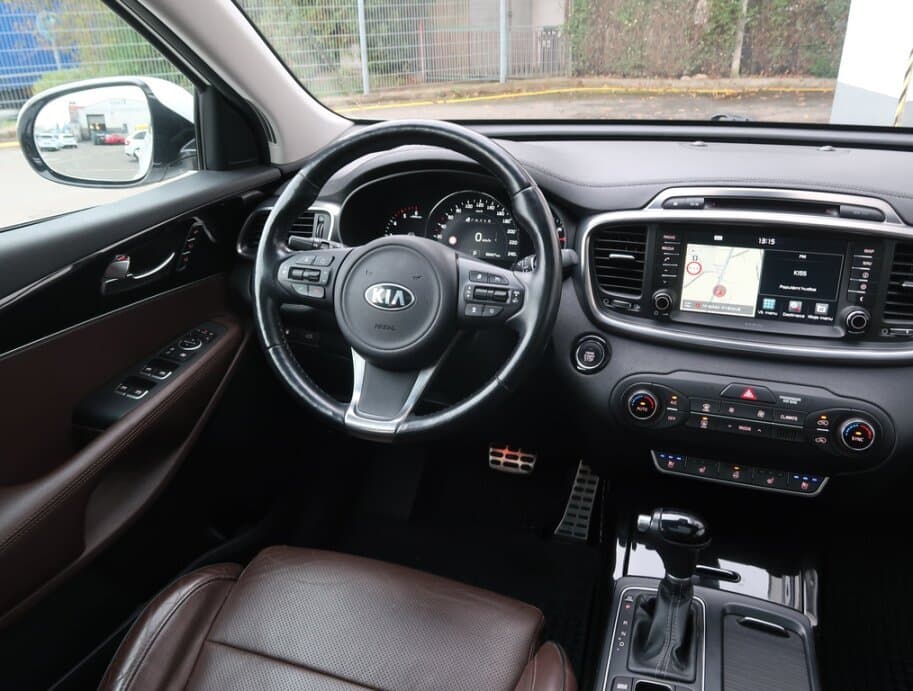2018 Kia SORENTO - 9