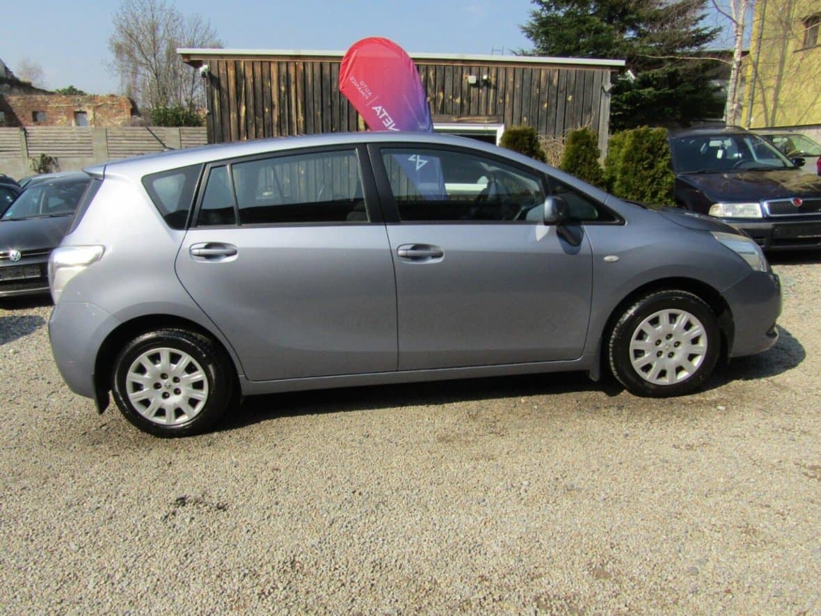 2009 Toyota Verso - 9