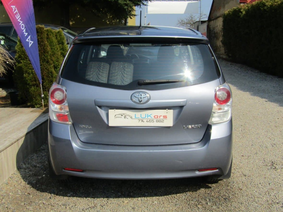 2009 Toyota Verso - 12