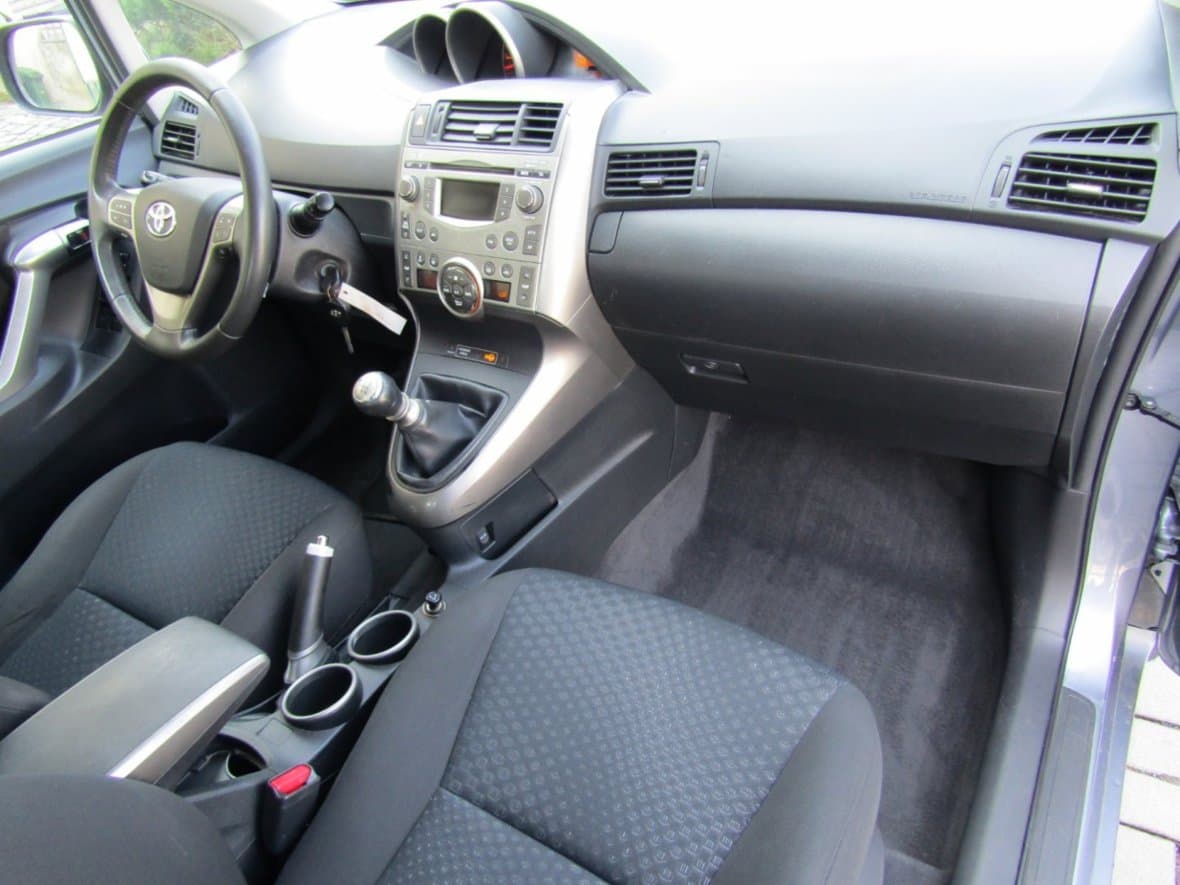 2009 Toyota Verso - 14