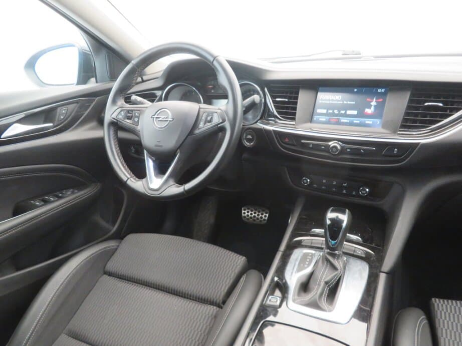 2017 Opel INSIGNIA - 25