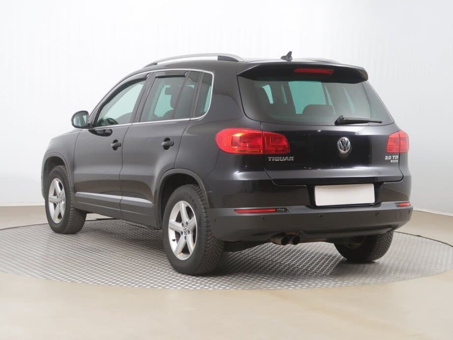 2012 Volkswagen TIGUAN - 5