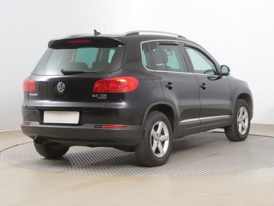 2012 Volkswagen TIGUAN - 7