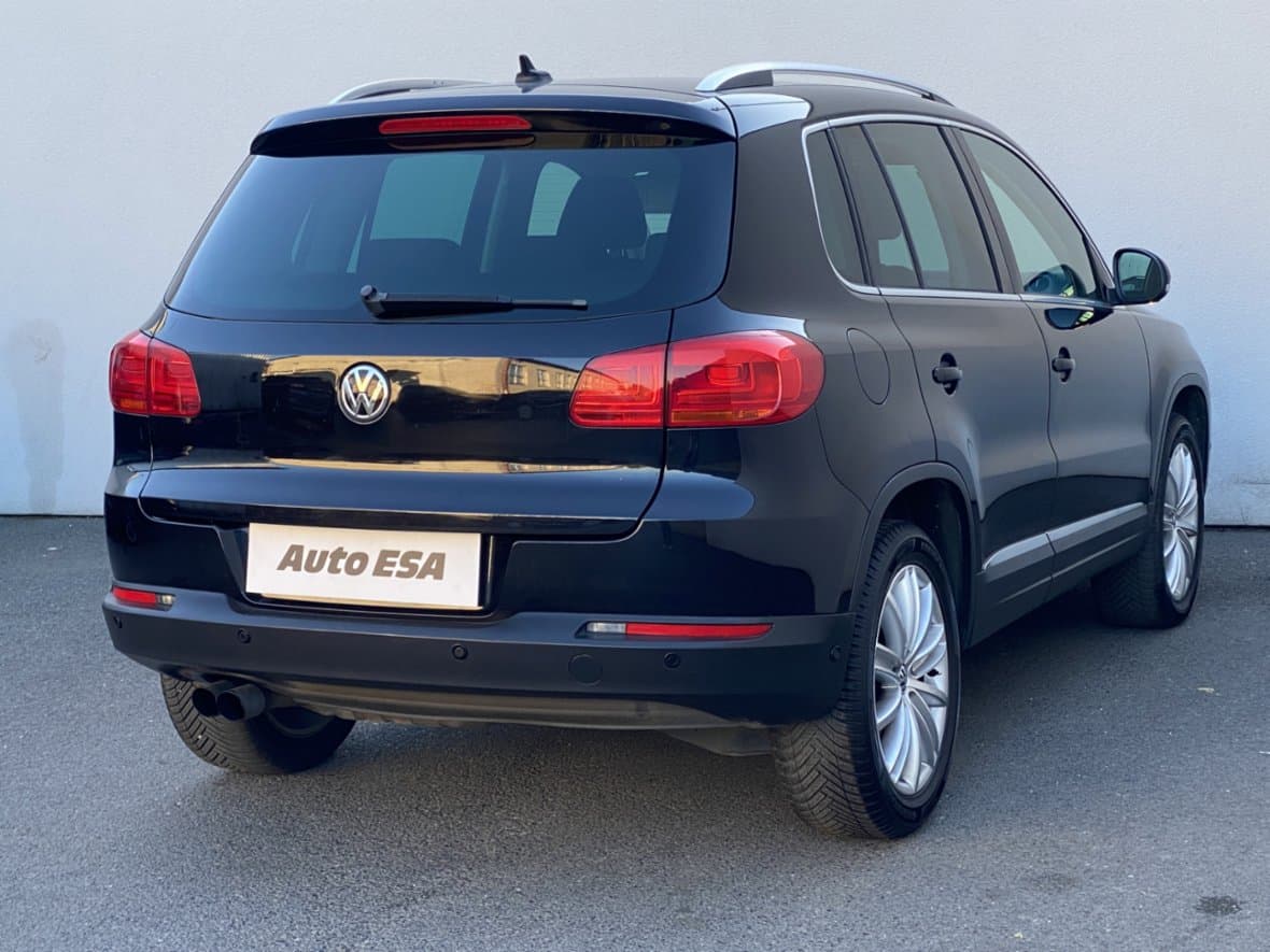 2012 Volkswagen TIGUAN - 4