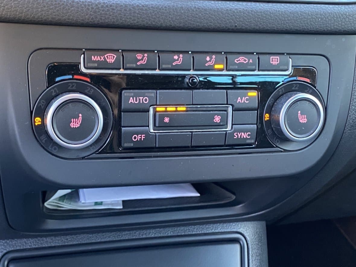 2012 Volkswagen TIGUAN - 15