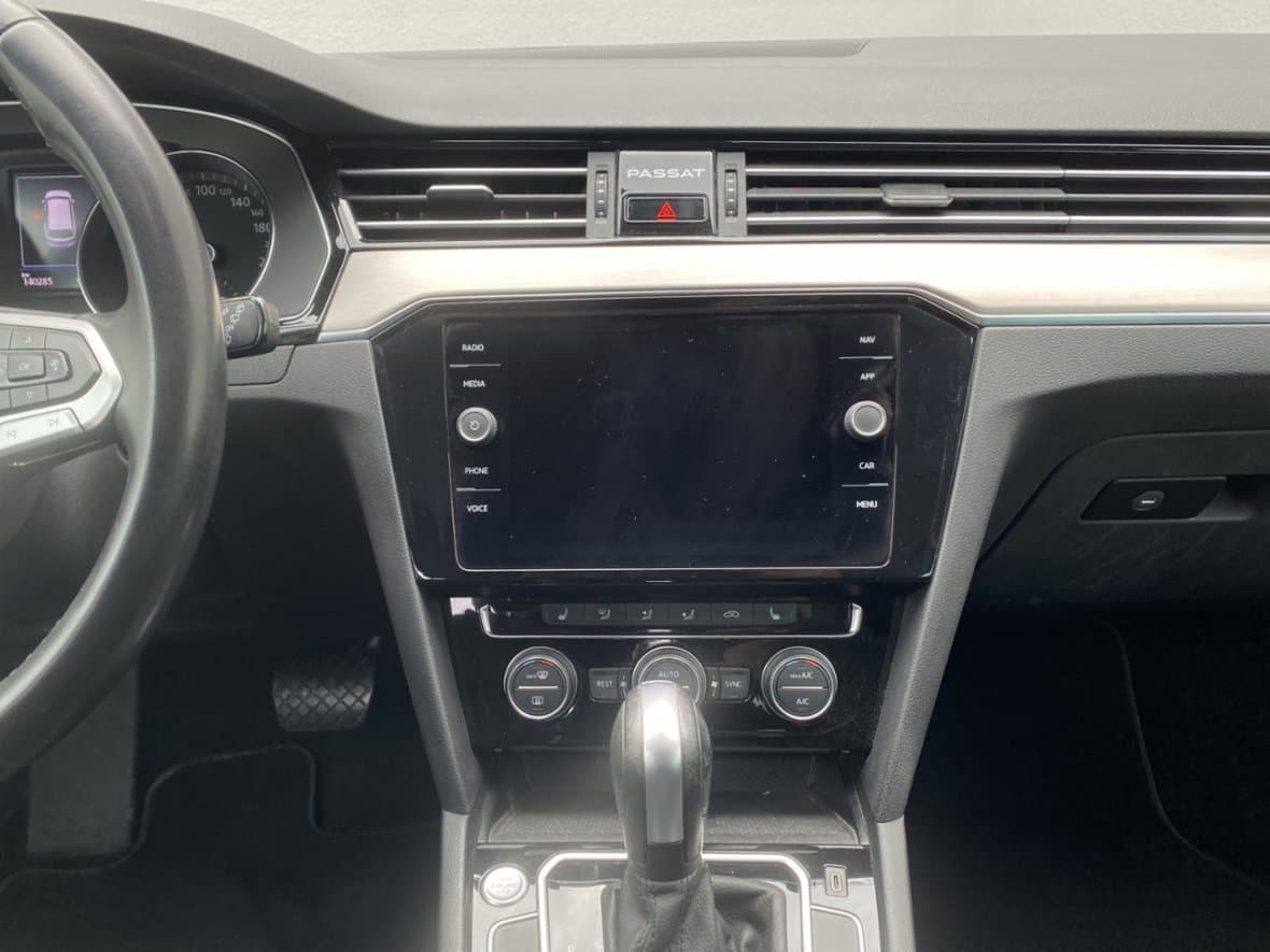 2020 Volkswagen PASSAT - 12
