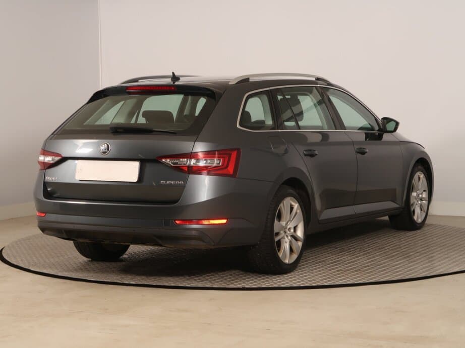 2017 Škoda SUPERB - 7