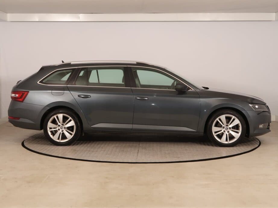 2017 Škoda SUPERB - 8