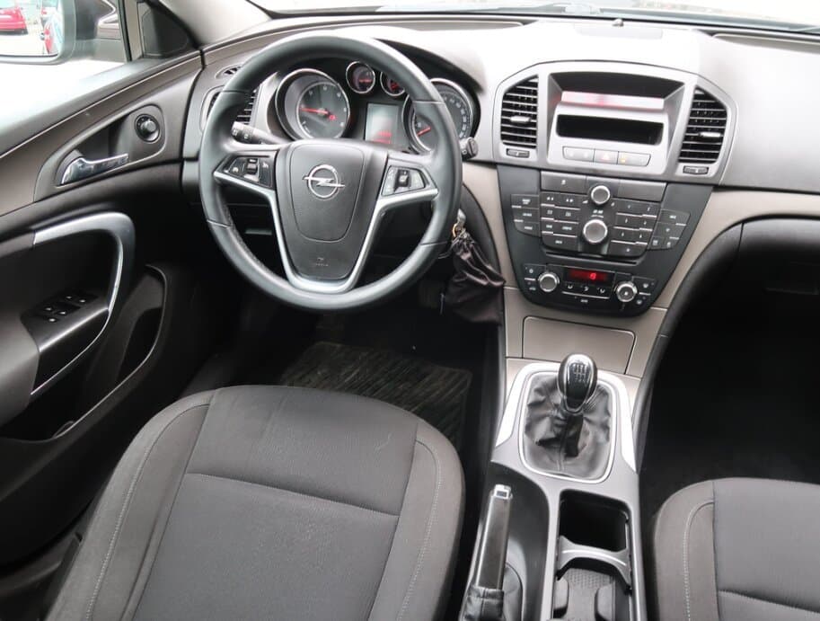 2013 Opel INSIGNIA - 9