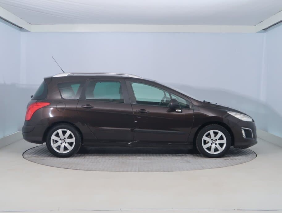 2012 Peugeot 308 - 8