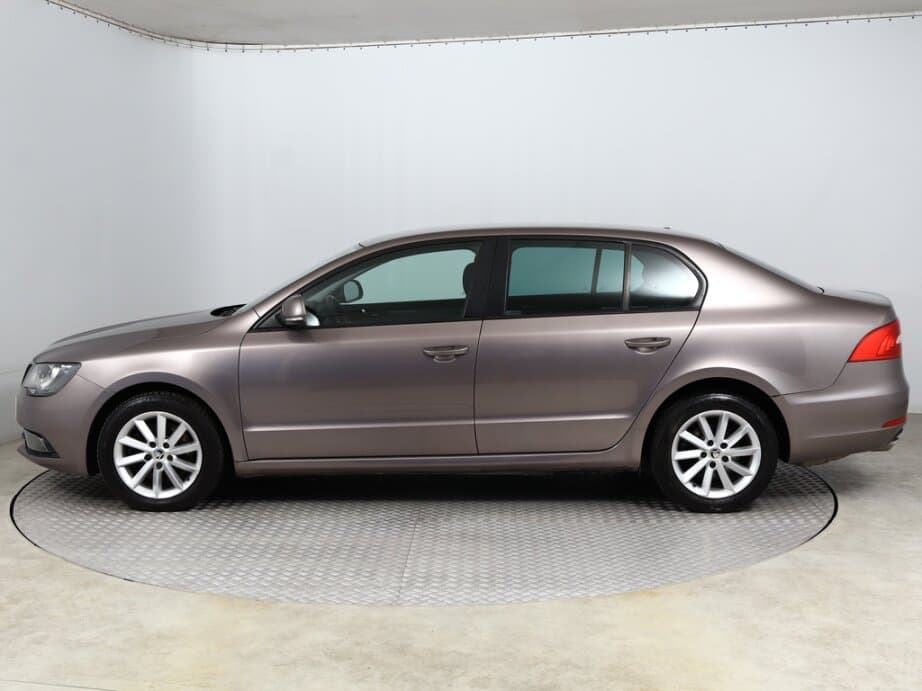 2013 Škoda SUPERB - 4