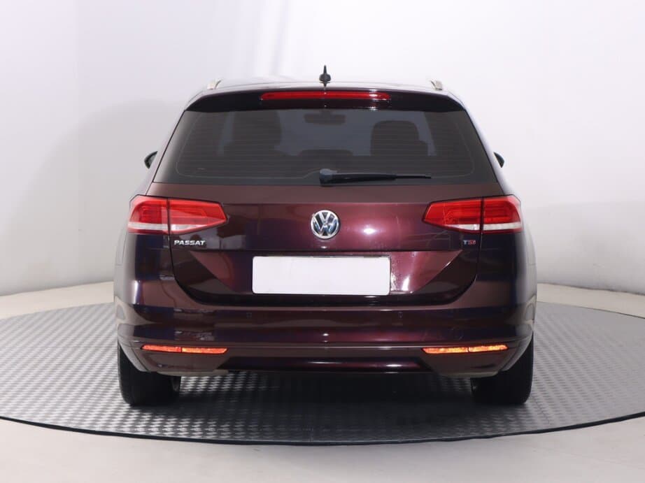 2017 Volkswagen PASSAT - 6