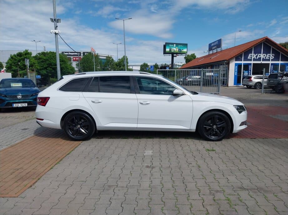 2015 Škoda SUPERB - 8