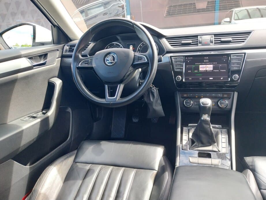 2015 Škoda SUPERB - 9