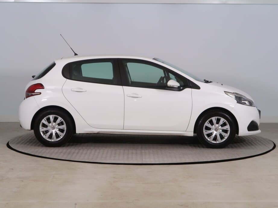 2018 Peugeot 208 - 8