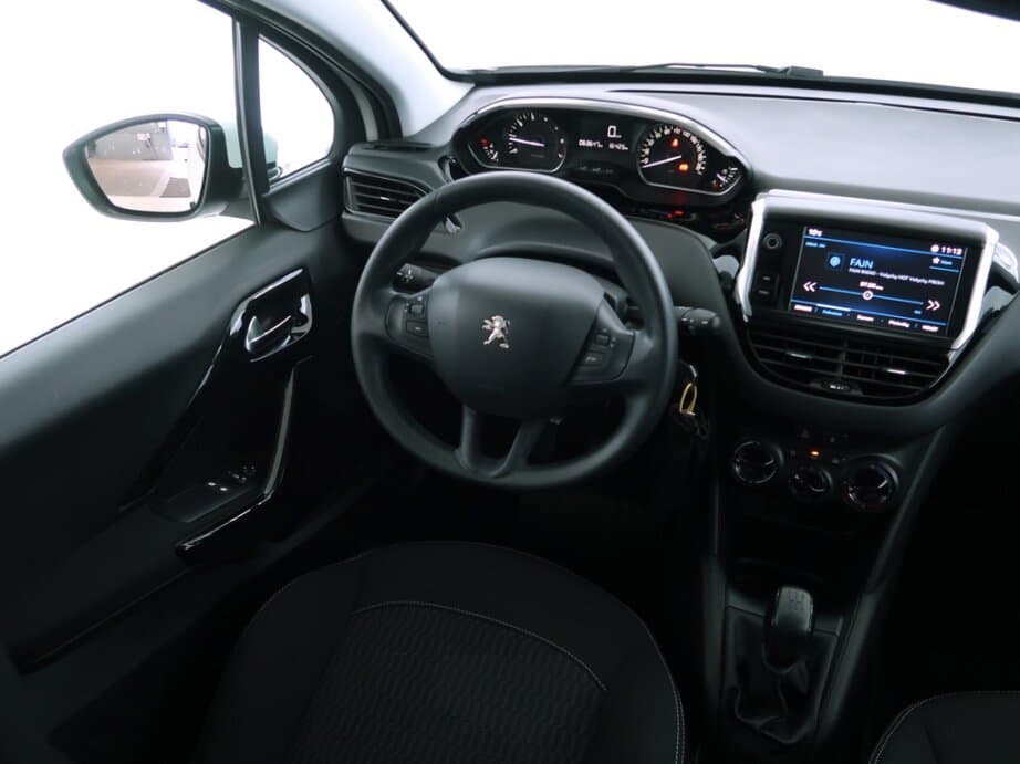 2018 Peugeot 208 - 9