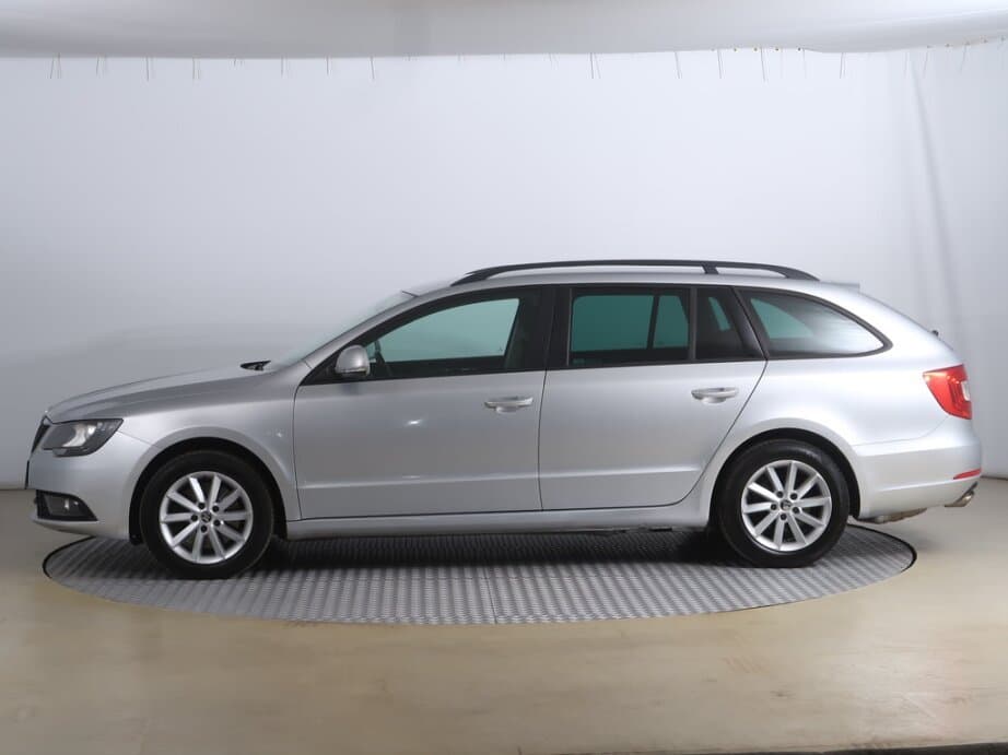 2013 Škoda SUPERB - 4