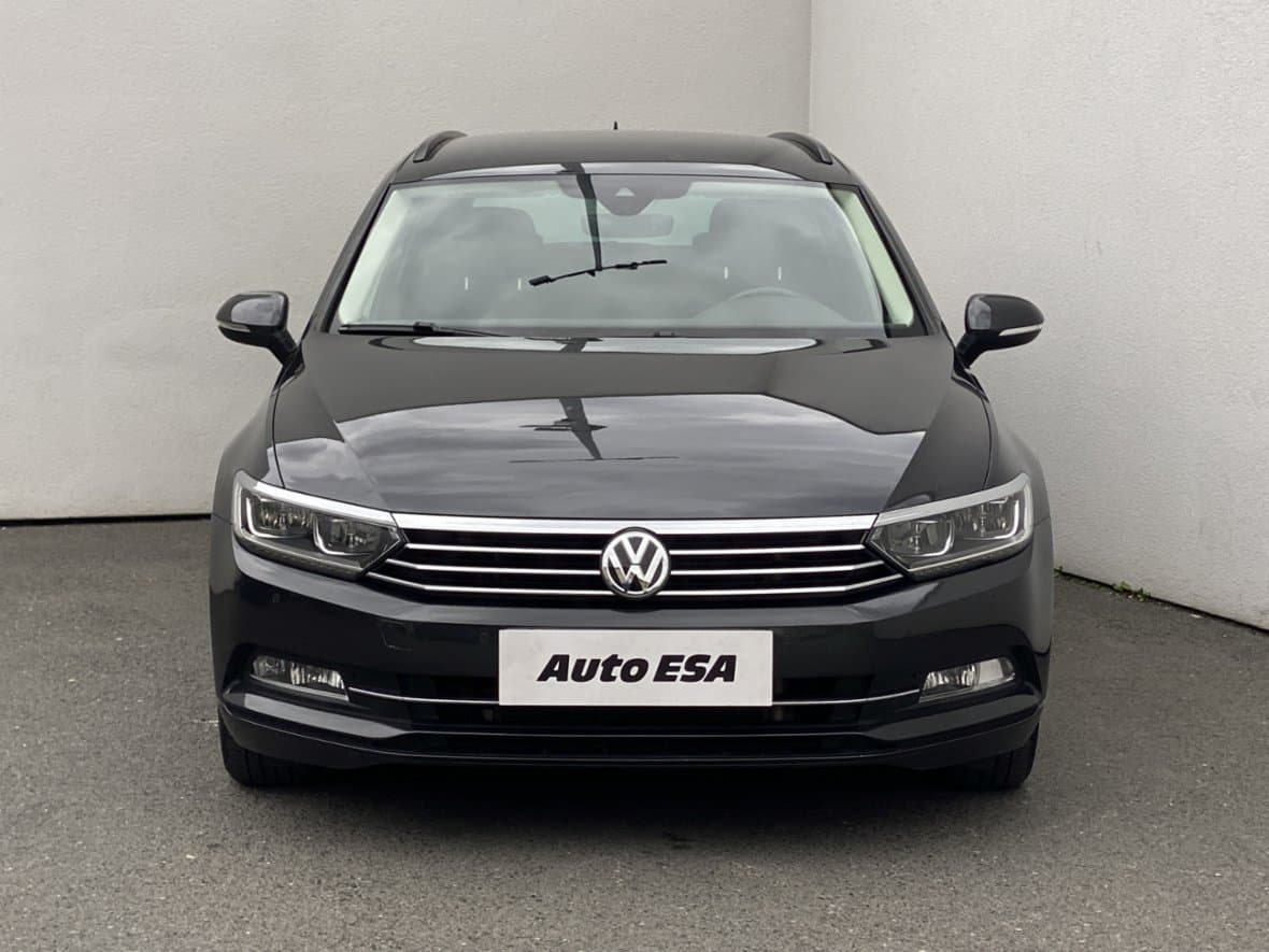 2018 Volkswagen PASSAT - 2
