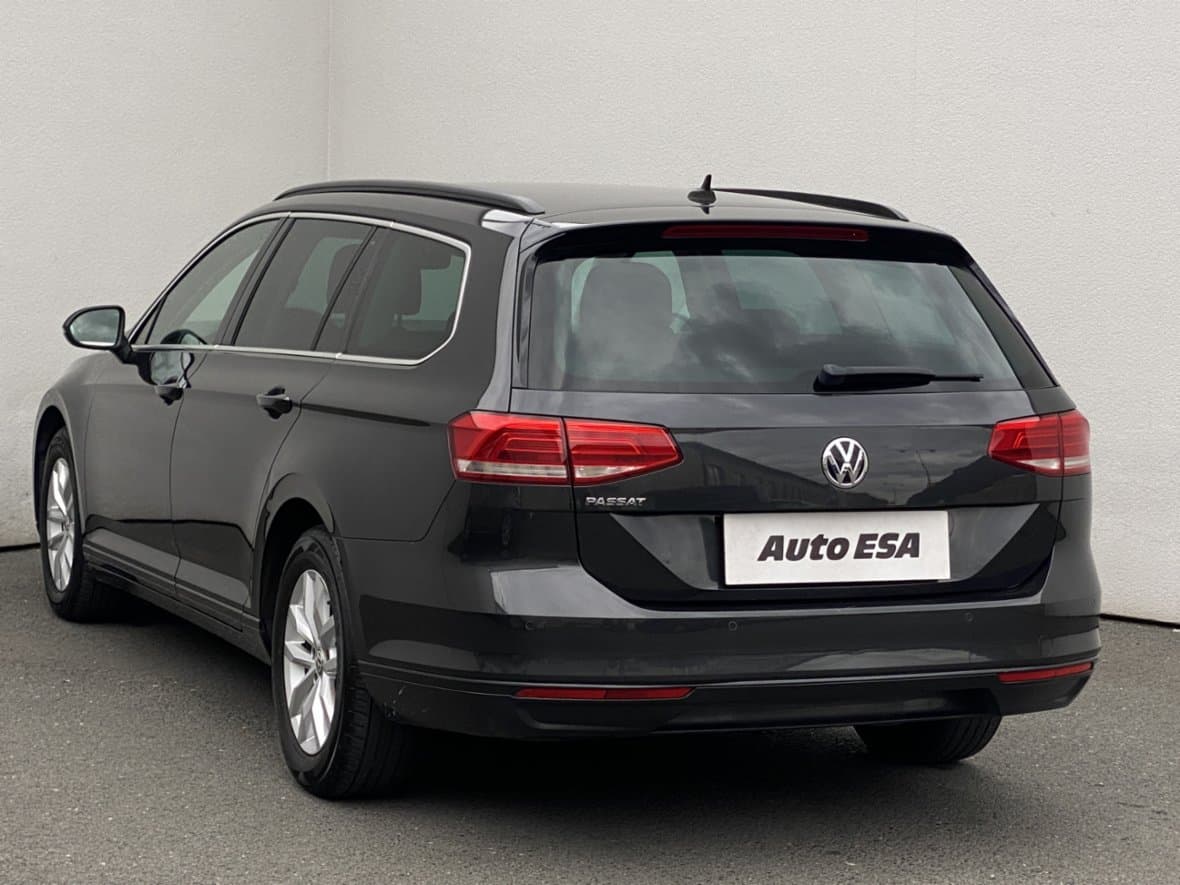 2018 Volkswagen PASSAT - 6