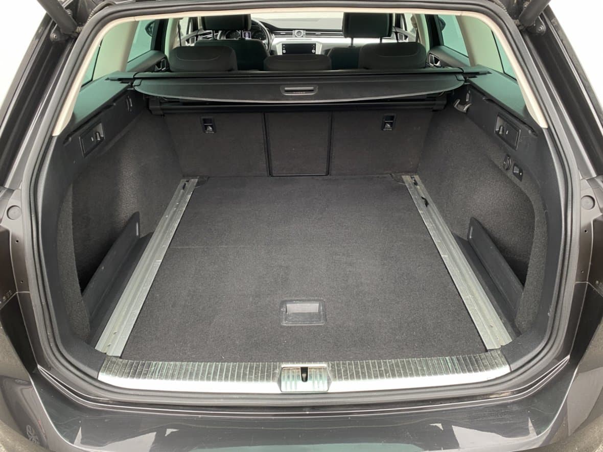 2018 Volkswagen PASSAT - 7