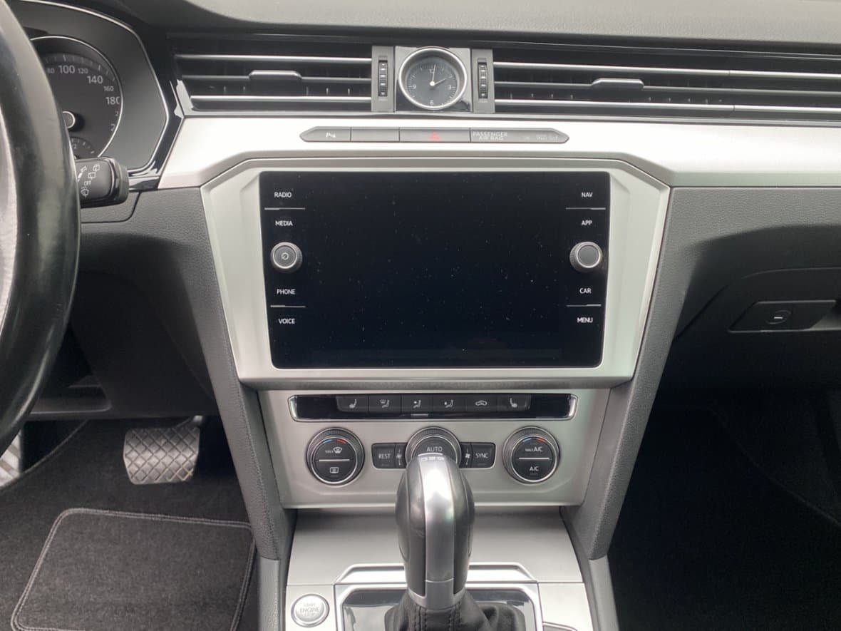 2018 Volkswagen PASSAT - 12