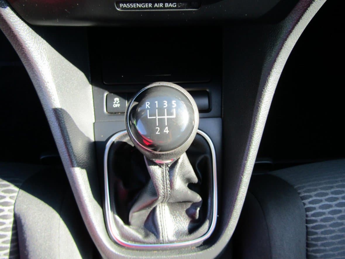 2013 Volkswagen GOLF - 16
